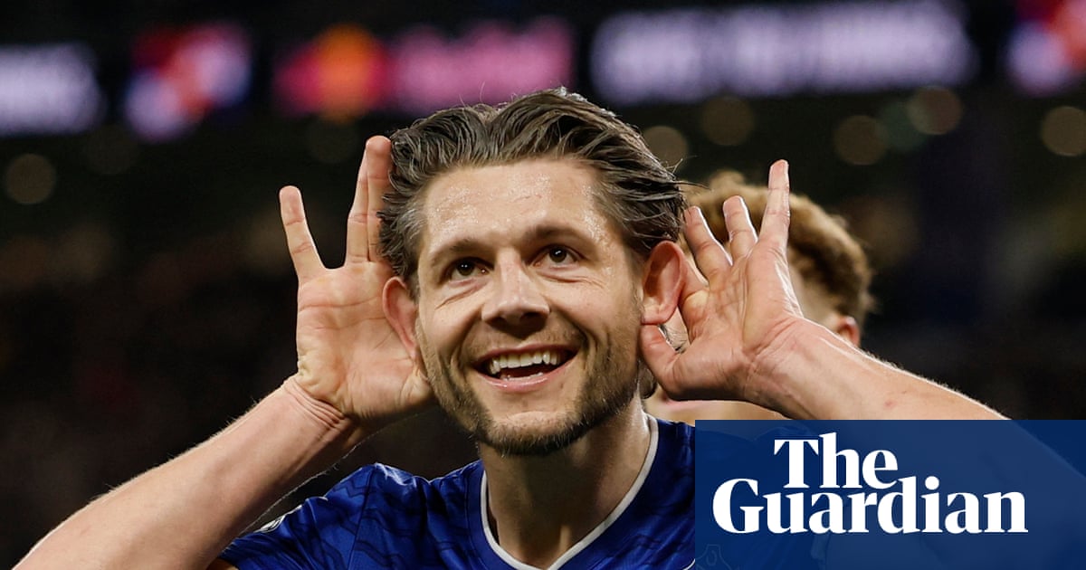 Everton end home drought as Tarkowski helps leave former club Burnley in peril