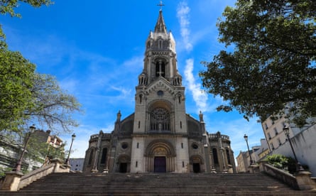 The exterior of Église Notre-Dame de la Croix de Ménilmontant.