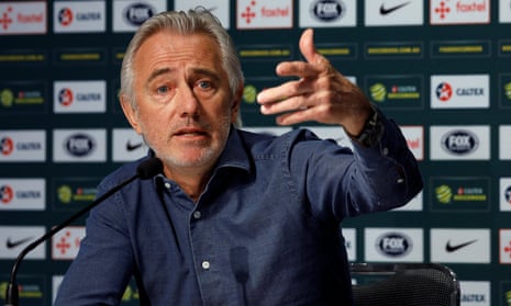 Bert van Marwijk Người Suýt Làm Nên Lịch Sử Hà Lan - Hành Trình Của Một HLV Tài Năng Bert van Marwijk Người Suýt Làm Nên Lịch Sử Hà Lan – Hành Trình Của Một HLV Tài Năng