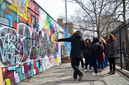 salaris groei Geboorte geven New York graffiti tour turns the illicit underground into accessible art |  Art | The Guardian