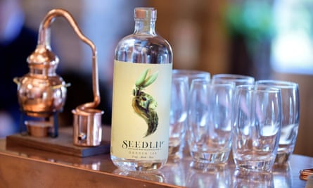 A bottle of Seedlip non-alcoholic spirit and some glasses