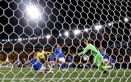 South Africa’s Thembi Kgatlana scores past Francesca Durante to send Italy out