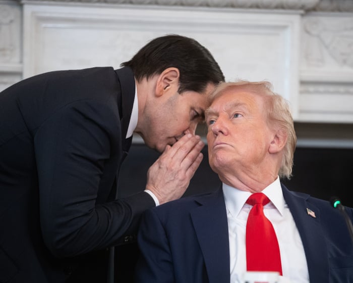 Marco Rubio interrupts Trump with handwritten note on Gaza peace deal