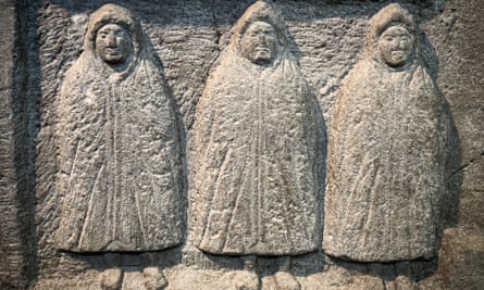 The Celtic gods knew how to dress for the Northern weather! Found in a shrine in Housesteads Roman Fort these 3rd-century hooded spirits (genii cuculatti) were associated with fertility and prosperity.