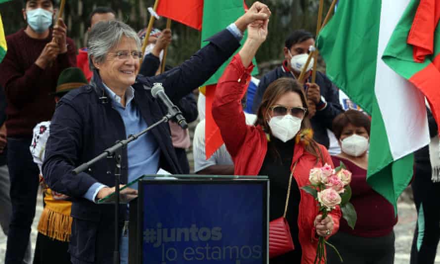 Guillermo Lasso attends his closing campaign rally at the Quitsato Sundial on 7 April.