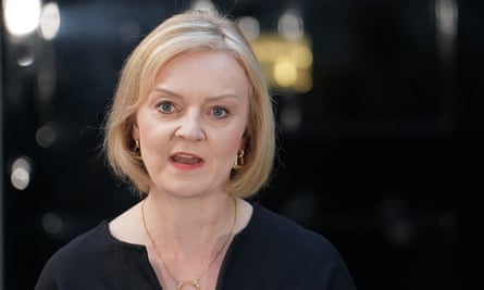 Liz Truss announcing the death of the queen on 8 September