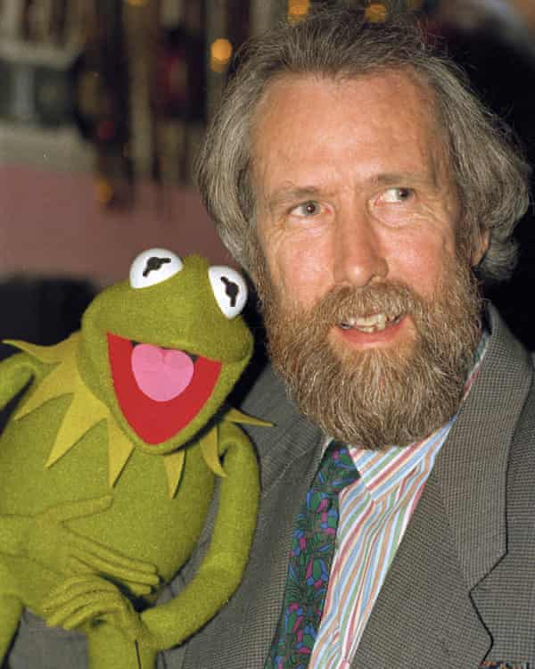 Jim Henson, pencipta Muppets, berpose dengan Kermit the Frog pada tahun 1988