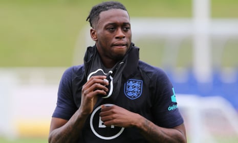 Aaron Wan-Bissaka is denied England senior debut with back injury | England | The Guardian