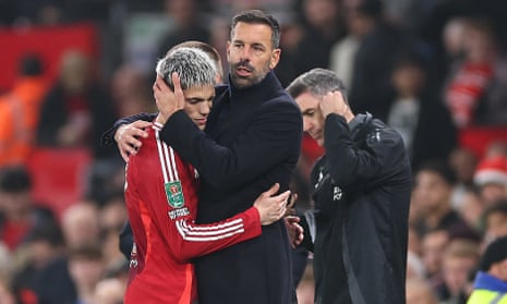 Here to help': Ruud van Nistelrooy keen to stay in Manchester United setup | Manchester United | The Guardian