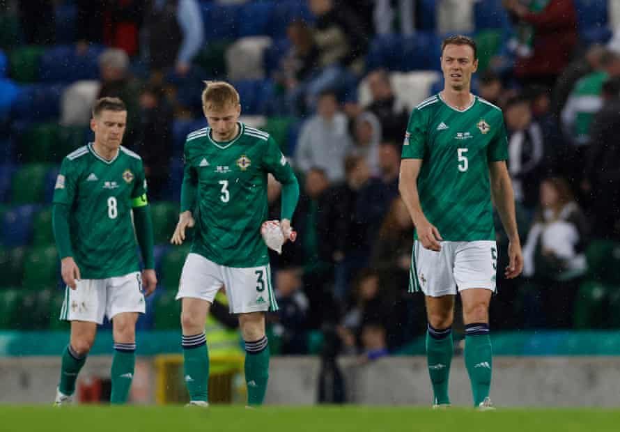 Noche dura para Irlanda del Norte, ya que perdió ante Grecia en casa.