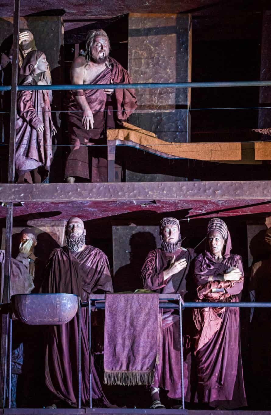 A scene from Oedipe, with Sarah Connolly bottom right, as Jocaste and John Tomlinson as Tirésias, above.