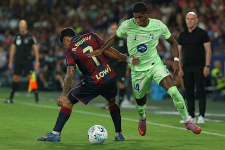 Marcus Rashford playing for Barcelona.