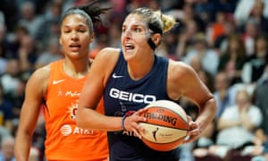 Elena Delle Donne drives the ball to the basket during Sunday’s game