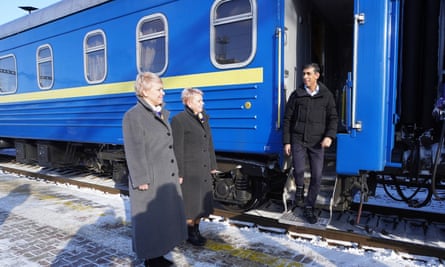Rishi Sunak arrives in Kyiv by train