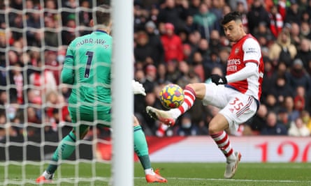 Gabriel Martinelli fires past Martin Dubravka to double Arsenal’s lead against Newcastle
