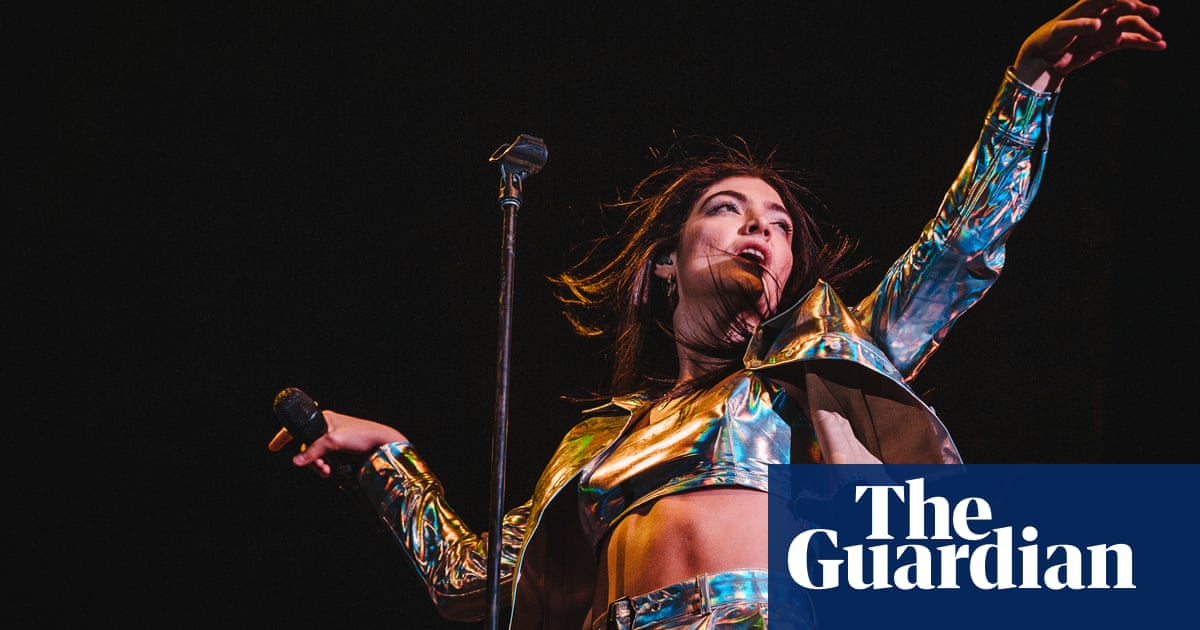 Israel fines New Zealand teenagers $18,000 for urging Lorde concert boycott