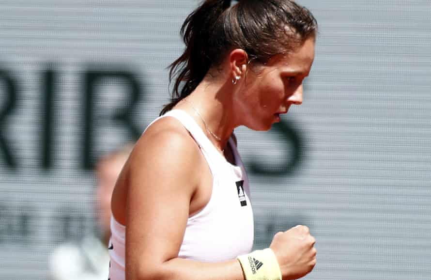Daria Kasatkina takes the first set.