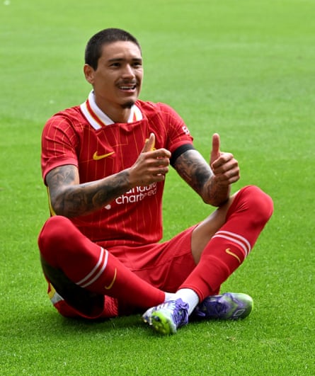 Darwin Núñez reacts to scoring by copying Diogo Jota’s video game celebration.