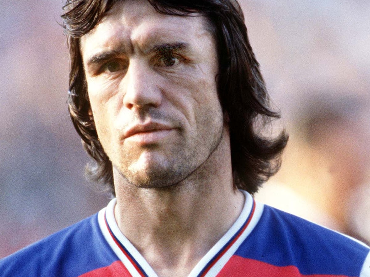 Cựu đội trưởng đội tuyển Anh Dave Watson mắc bệnh thoái hóa thần kinh | Chấn động trong thể thao | Người bảo vệ