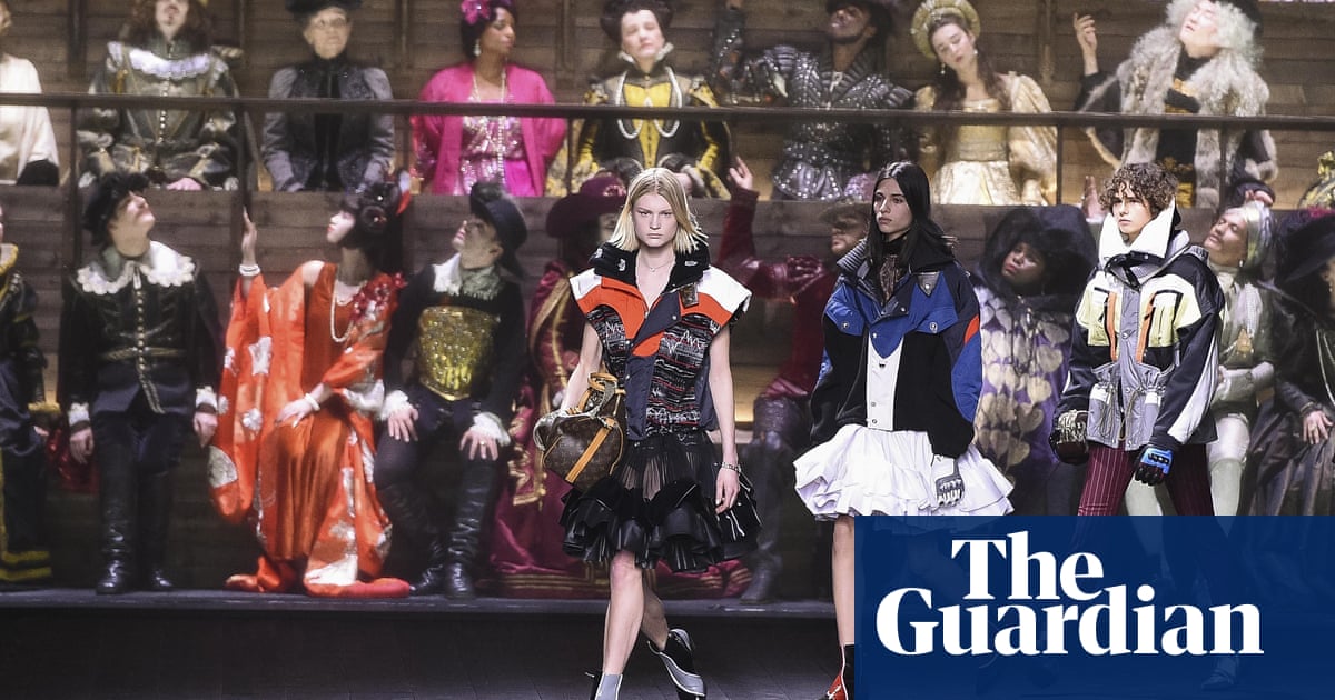 Louis Vuitton Spurns Coronavirus Fears With Dramatic Closing Show At Louvre Paris Fashion Week The Guardian Louis Vuitton Spurns Coronavirus Fears With Dramatic Closing Show At Louvre Paris Fashion Week The Guardian