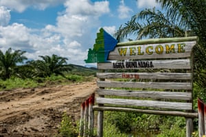 A sign in Peunaron Village, East Aceh, Indonesia welcoming people to PT Agra Bumi Niaga’s concession.