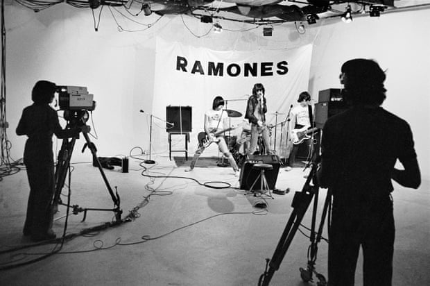 The band shoot their first video in early 1976.