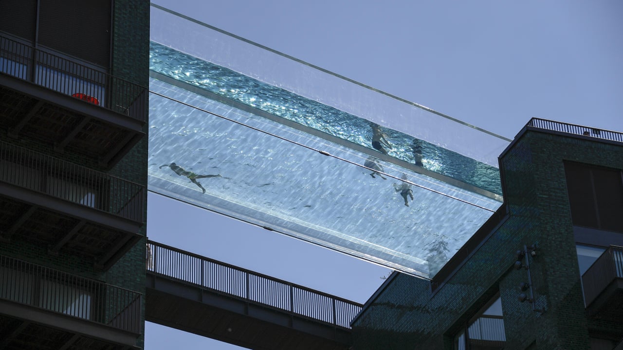 Londoners Cool Off In Sky Pool Suspended 115ft In The Air Between Two Buildings Video Uk News The Guardian Londoners Cool Off In Sky Pool Suspended 115ft In The Air Between Two Buildings Video Uk News The Guardian