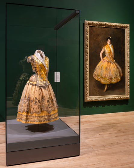 Press Photography of Sargent and Fashion at Tate Britain, 2024Sargent and Fashion at Tate Britain - installation view with La Carmencita, c.1890 and her costume c.1890 at Tate Britain 2024 Photo © Tate (Jai Monaghan)