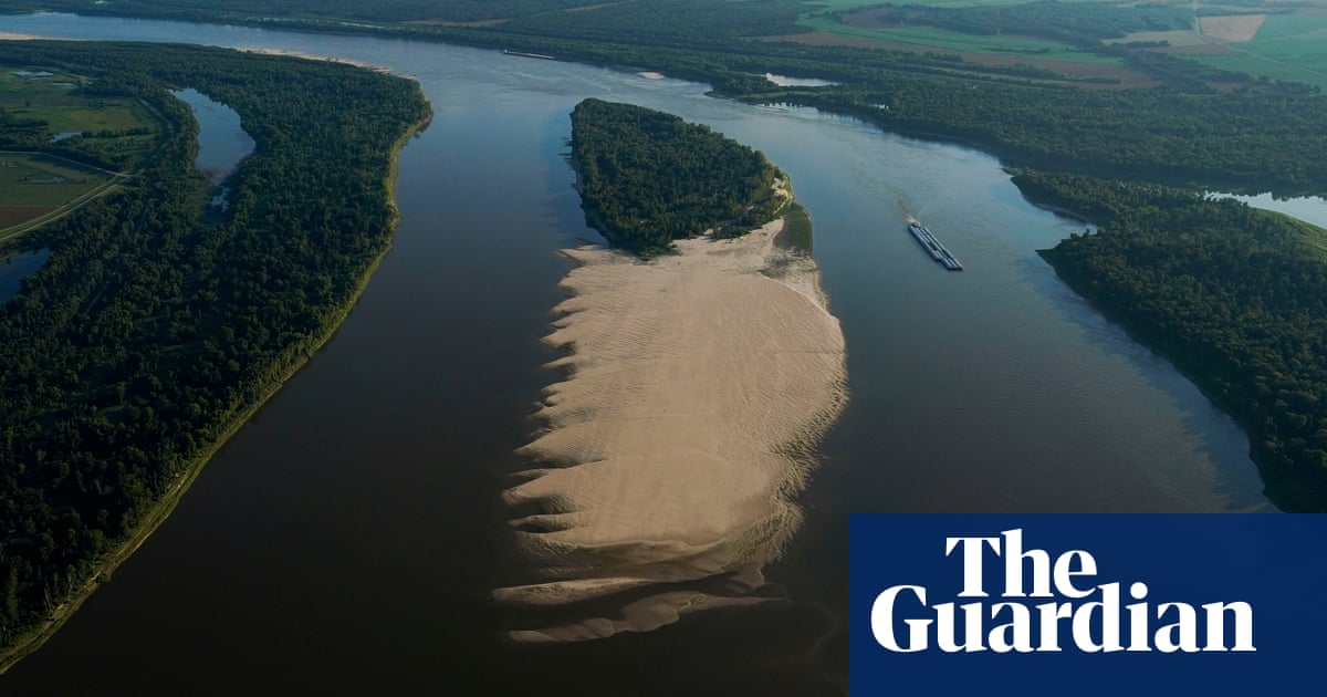 Drought sparks drinking water concerns as saltwater creeps up Mississippi River