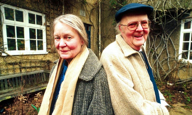 John Bayley with his wife, Iris Murdoch, in 1997.
