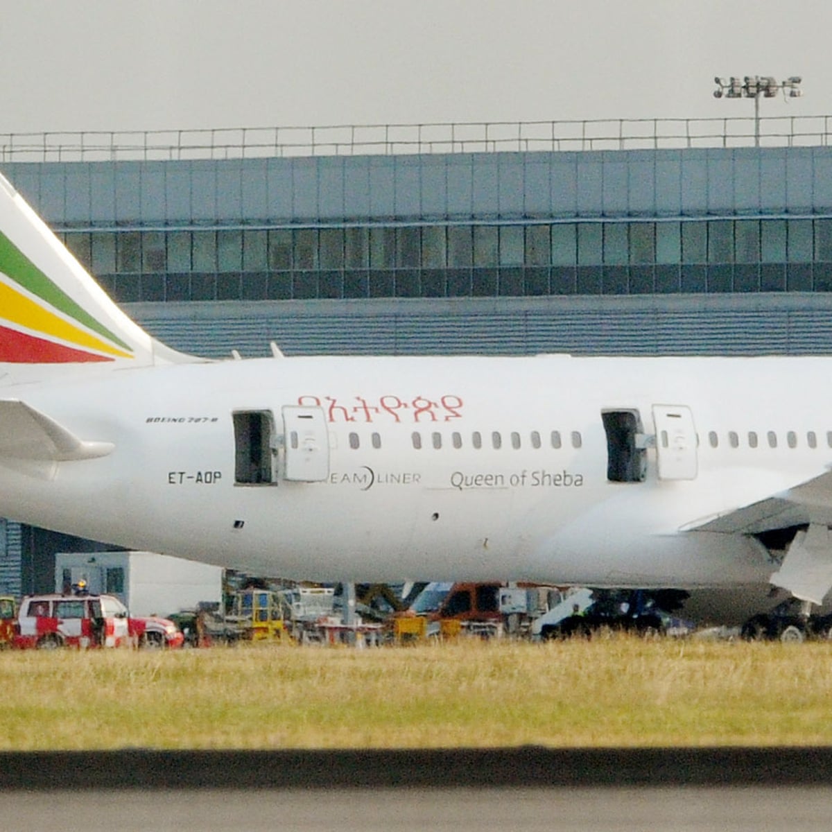 Calls For Lithium Battery Review After Boeing Dreamliner Fire At Heathrow Boeing The Guardian