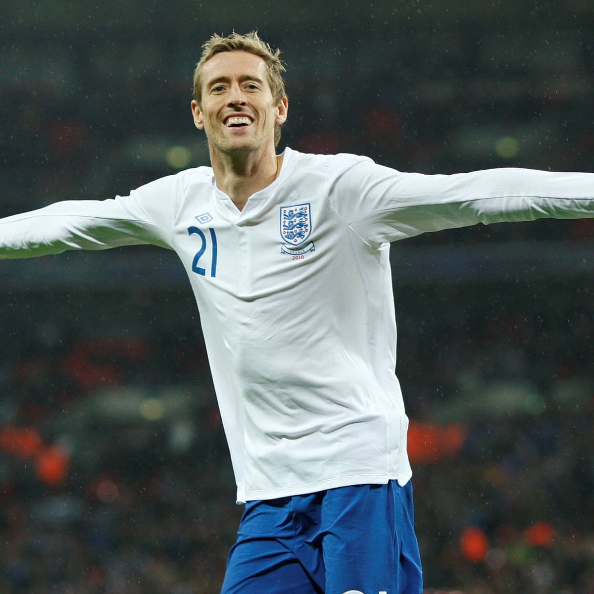 Peter Crouch The Affable Beanpole Who Won Over Fans Everywhere Paul Wilson Football The Guardian