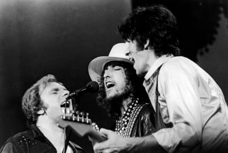(L-R): Van Morrison, Bob Dylan and Robbie Robertson sing I Shall Be Released in the finale of director Martin Scorsese’s 1978 concert film, The Last Waltz.