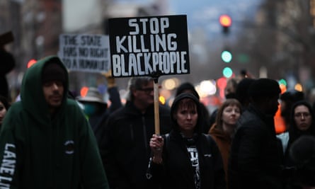 People protest the killing of Tyre Nichols in Oakland, California, on 29 January.