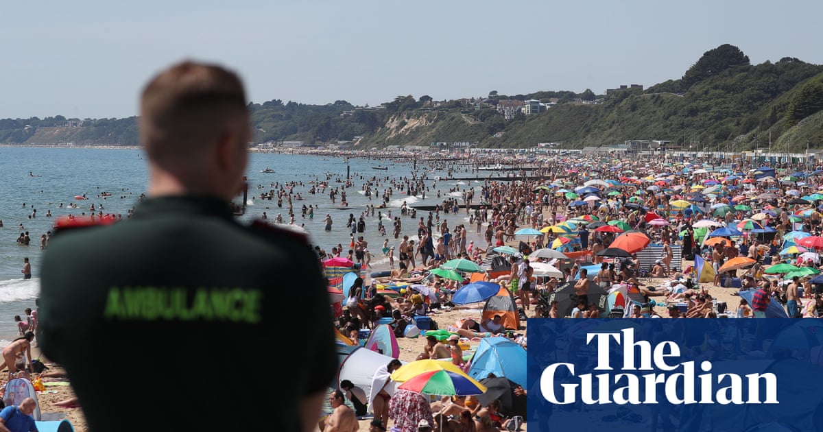 Hot Weather Draws Crowds To Uk Beaches In Pictures Uk News The Guardian