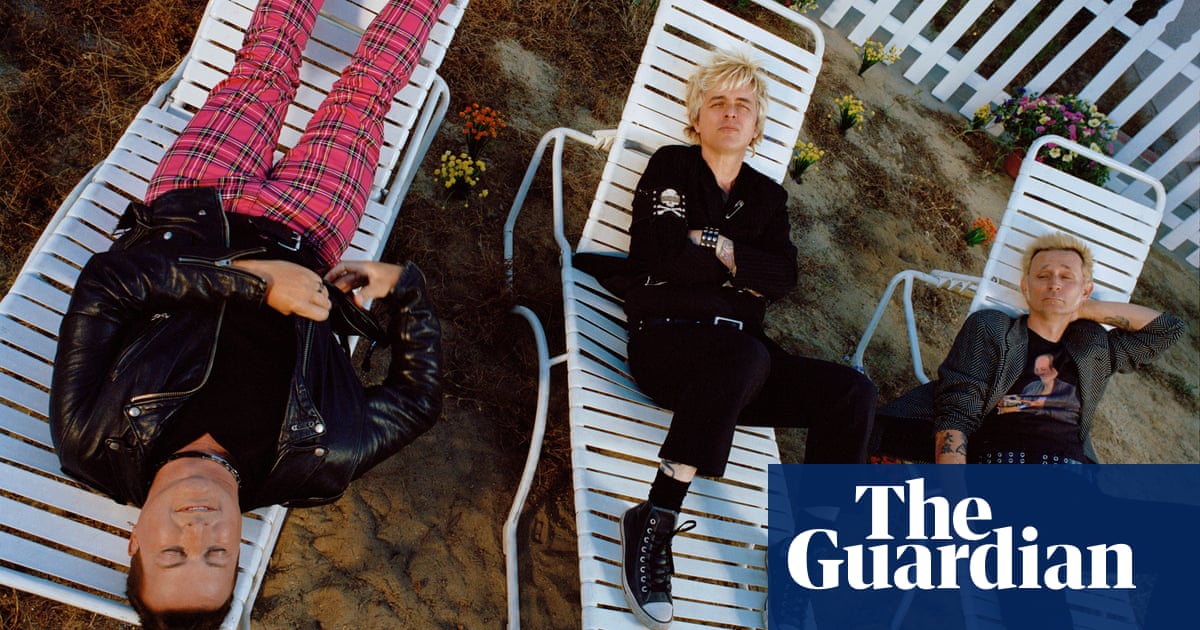 Emma GarlandПреди турне в Обединеното кралство и издаването на техния