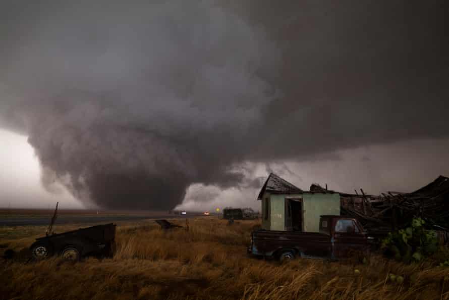 Wedge tornado forming above a house in Texas