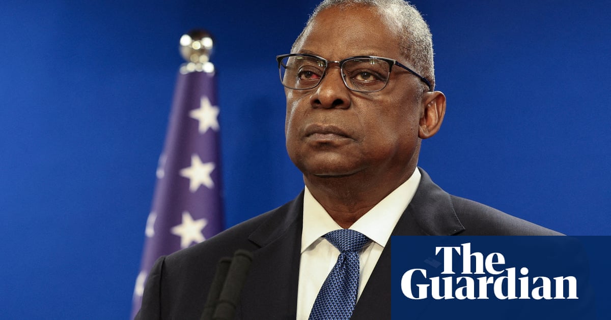 Прессекретарят призна че Лойд Остин е бил приет преди пет