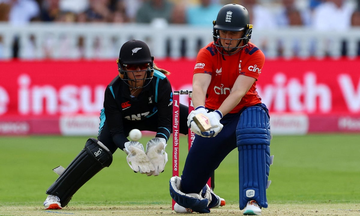 England complete 5-0 T20 sweep of New Zealand with Heather Knight to the fore | Women's cricket | The Guardian