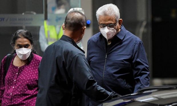 श्रीलंका ले पूर्व राष्ट्रपति गोटबाया सिंगापुर से थाईलैंड के लिए भरी उड़ान श्रीलंका ले पूर्व राष्ट्रपति गोटबाया सिंगापुर से थाईलैंड के लिए भरी उड़ान