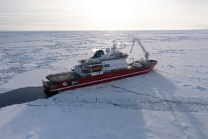 SA Agulhas II breaking through ice