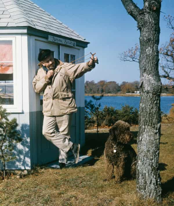 John Steinbeck à Sag Harbor, 1962 presumably probablement après avoir terminé son emploi du temps quotidien.