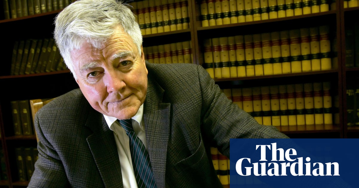 Pete McCloskey, Republican who tried to unseat Richard Nixon, dies aged 96