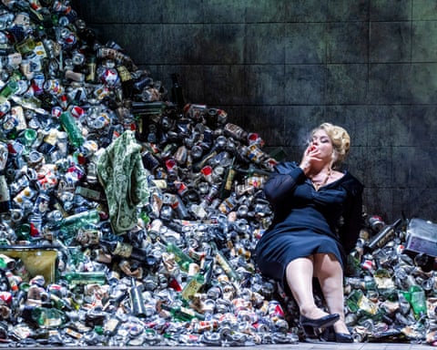 Alice Coote (Juno) in Semele by Handel at the Royal Opera House.