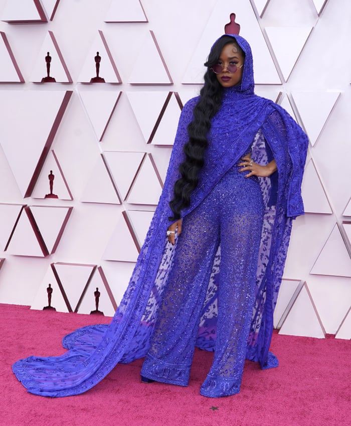 Oscars 21 Red Carpet In Pictures From Carey Mulligan To Daniel Kaluuya Fashion The Guardian Oscars 21 Red Carpet In Pictures From Carey Mulligan To Daniel Kaluuya Fashion The Guardian