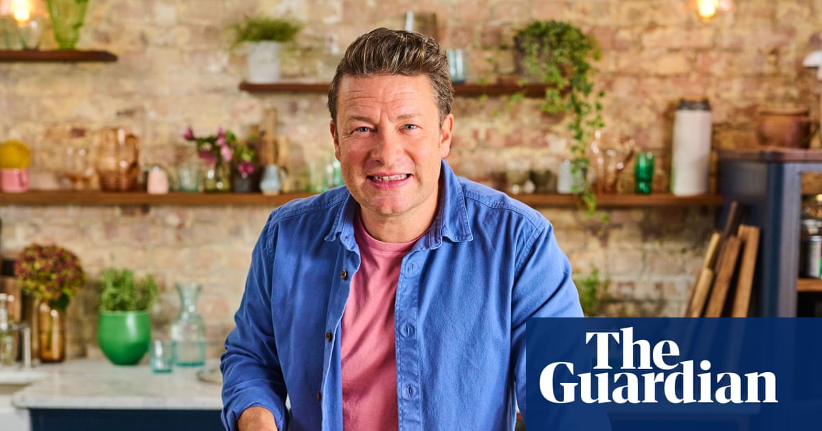Jamie Oliver to relaunch Italian restaurant chain in UK six years after collapse