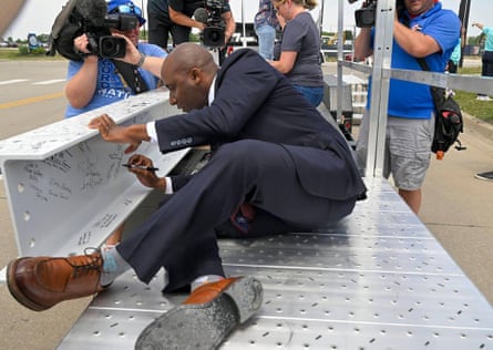 Kansas City mayor Quinton Lucas helped the KC Current celebrate a milestone when he signed the final beam that construction crews hoisted into place in June.