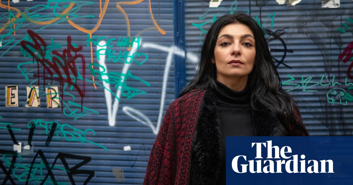 Художникът беше унизен от властите и критикуван от пресата след