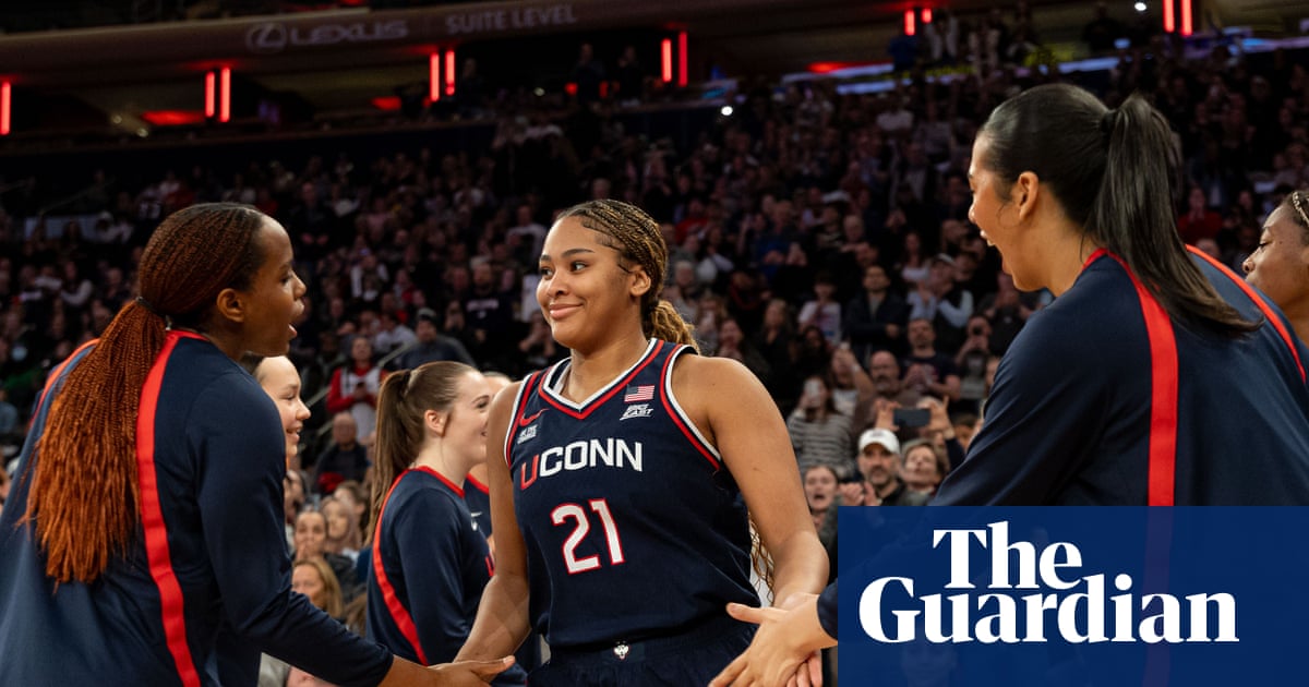 Are unbeaten superteams like the UConn Huskies bad for basketball?