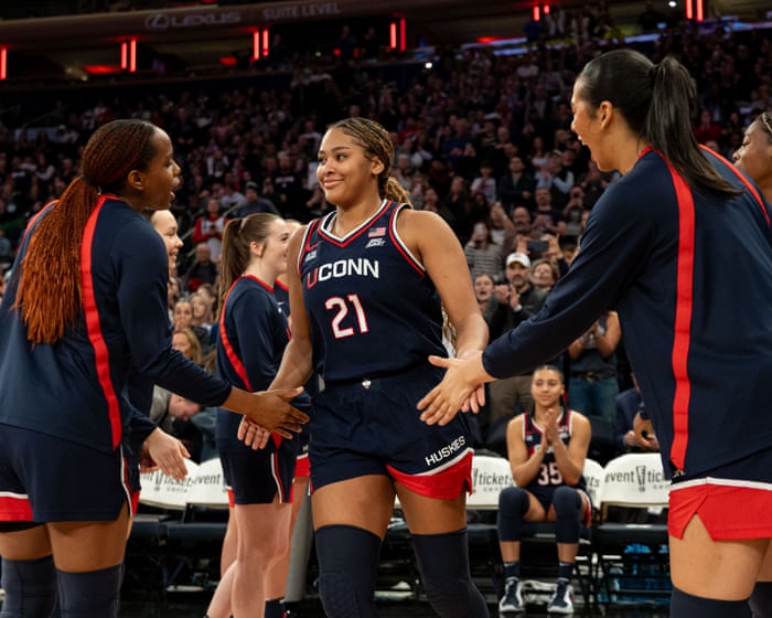 Are unbeaten superteams like the UConn Huskies bad for basketball?